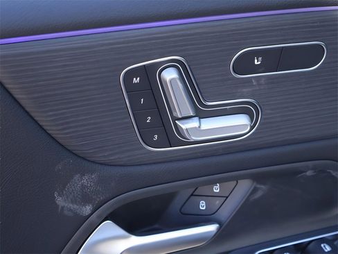 New 2026 Mercedes-Benz GLB 250 4MATIC image 14