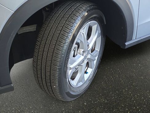 Certified 2025 Honda HR-V LX image 30