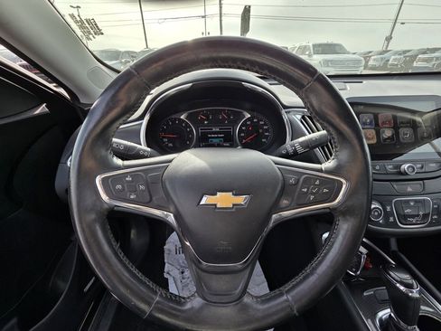 Used 2017 Chevrolet Malibu LT w/ Leather Package image 11