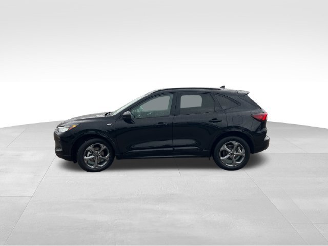 Used 2023 Ford Escape ST-Line w/ Tech Pack #1 AWD/4WD image 3