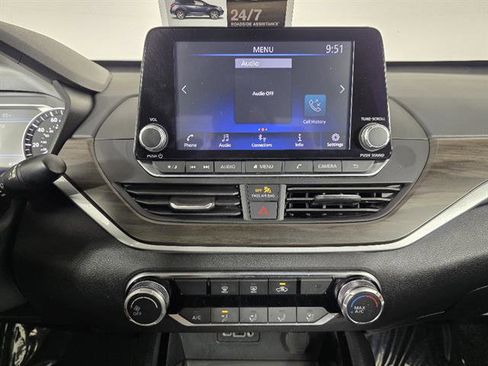 Used 2024 Nissan Altima 2.5 SV FWD image 32