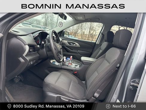 Used 2020 Chevrolet Traverse LS image 5