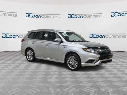 Used 2022 Mitsubishi Outlander LE AWD/4WD image 2