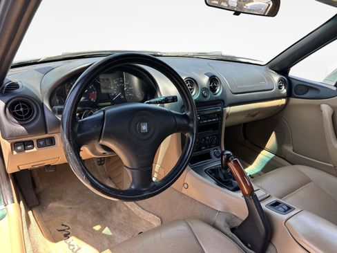 Used 1999 MAZDA MX-5 Miata RWD image 10