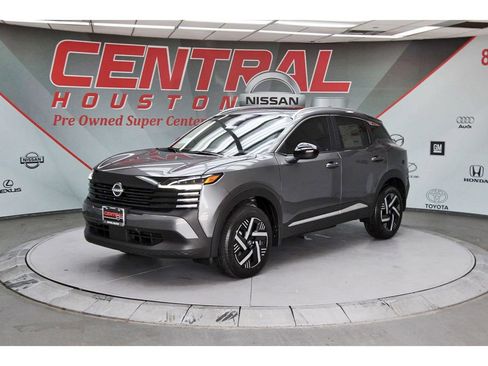 New 2026 Nissan Kicks SV w/ SV Premium Package image 2