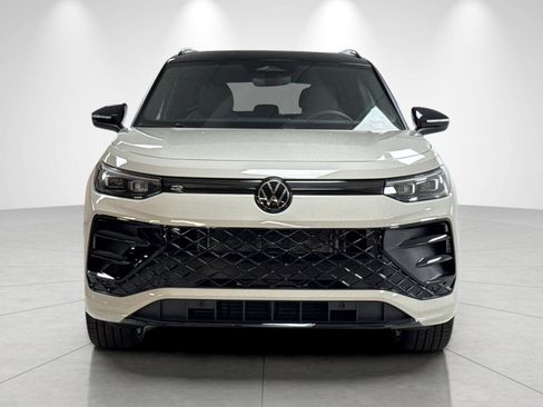 New 2026 Volkswagen Tiguan SE R-Line AWD/4WD image 8