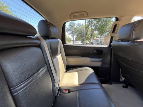 Used 2010 Toyota Tundra 4x4 CrewMax image 29