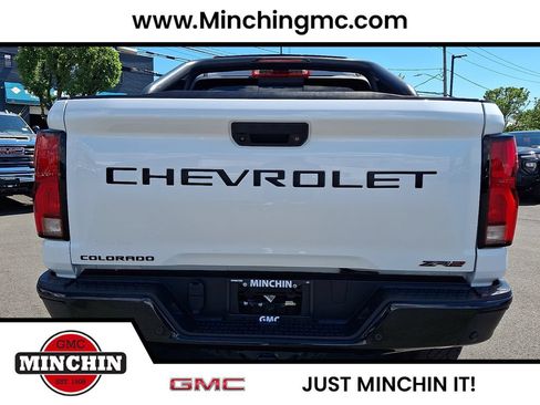 Used 2024 Chevrolet Colorado ZR2 w/ ZR2 Convenience Package III AWD/4WD image 5