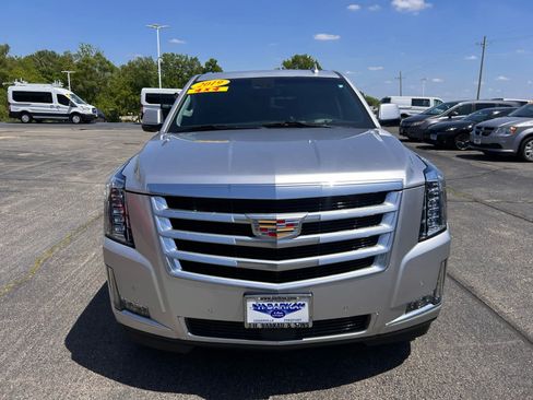 Used 2019 Cadillac Escalade Premium Luxury AWD/4WD image 9