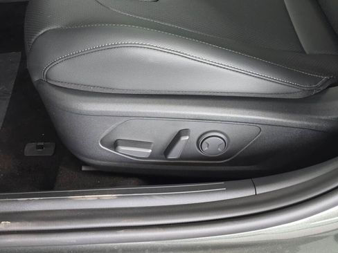 New 2026 Hyundai Elantra Limited FWD image 18