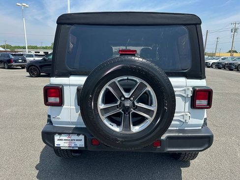 Used 2019 Jeep Wrangler Unlimited Sahara AWD/4WD image 6