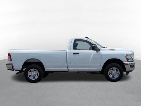 Used 2024 RAM 2500 Tradesman w/ Chrome Appearance Group AWD/4WD image 2