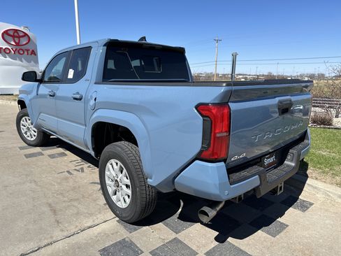 New 2026 Toyota Tacoma SR5 w/ SR5 Upgrade Package AWD/4WD image 4