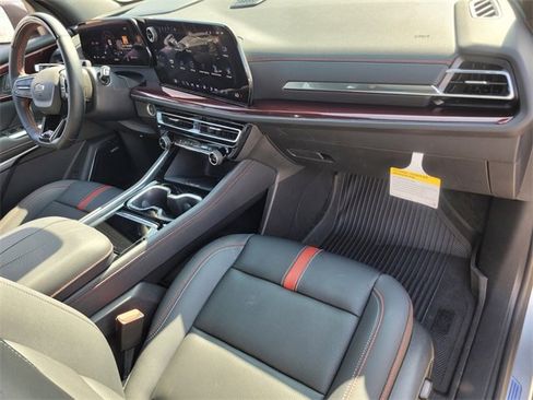 Used 2024 Chevrolet Traverse RS w/ LPO, Floor Liner Package image 19