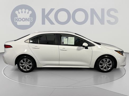 Used 2025 Toyota Corolla LE FWD image 8