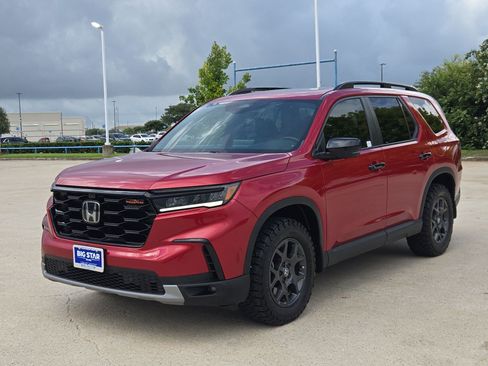 Certified 2024 Honda Pilot TrailSport image 8
