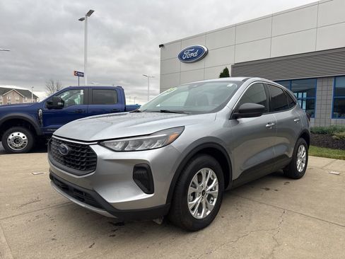 Certified 2023 Ford Escape Active image 2