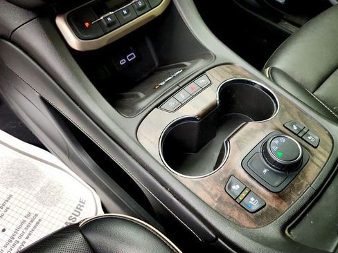 Used 2022 GMC Acadia Denali AWD/4WD image 15