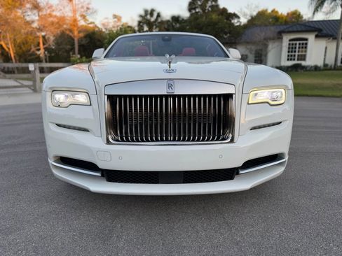 Used 2018 Rolls-Royce Dawn image 3