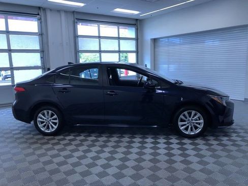 Certified 2025 Toyota Corolla LE w/ LE Premium Package FWD image 34