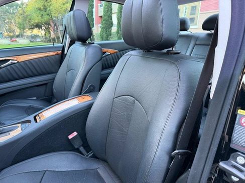 Used 2009 Mercedes-Benz E 550 Sedan image 33