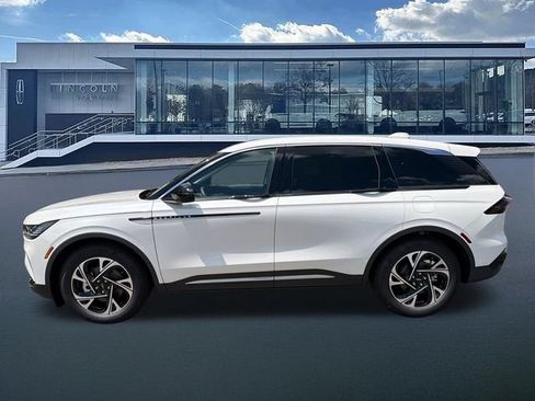 New 2026 Lincoln Nautilus Reserve AWD/4WD image 4