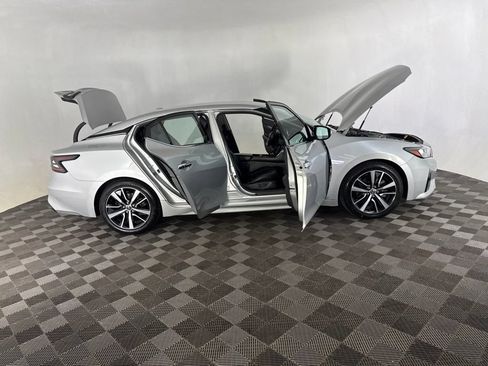 Used 2022 Nissan Maxima SV w/ Floor Mat Group FWD image 17