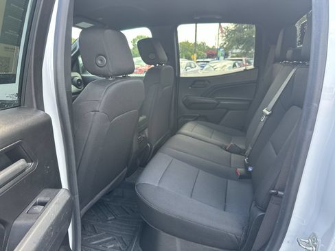 Used 2024 Chevrolet Colorado Trail Boss w/ Technology Package AWD/4WD image 31