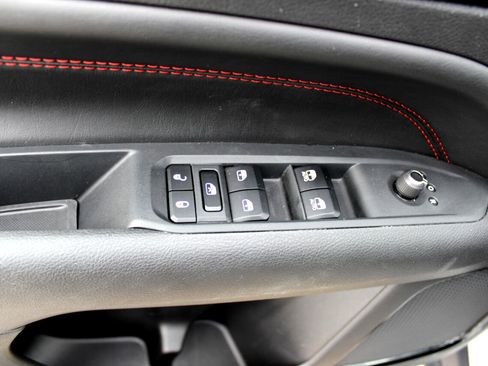 Used 2025 Jeep Compass Trailhawk image 11