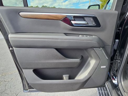 New 2026 Chevrolet Suburban High Country AWD/4WD image 33