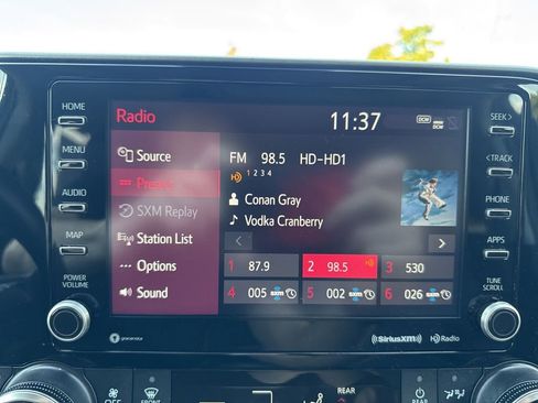 Used 2022 Toyota Highlander XLE image 34