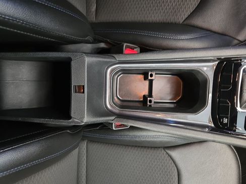 Used 2024 Jeep Compass Latitude image 31