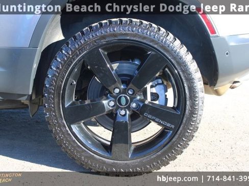 Used 2023 Land Rover Defender 110 SE image 9