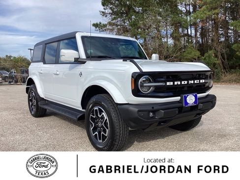 New 2025 Ford Bronco Outer Banks image 1