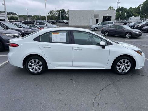 Used 2024 Toyota Corolla LE FWD image 11