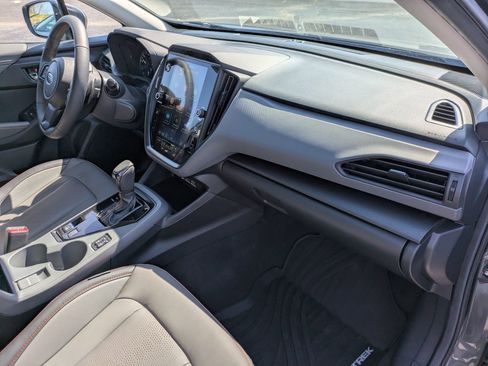 Used 2025 Subaru Crosstrek 2.5i Limited w/ Crosstrek Mirror Package image 32