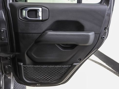 Used 2020 Jeep Wrangler Unlimited Sahara AWD/4WD image 24