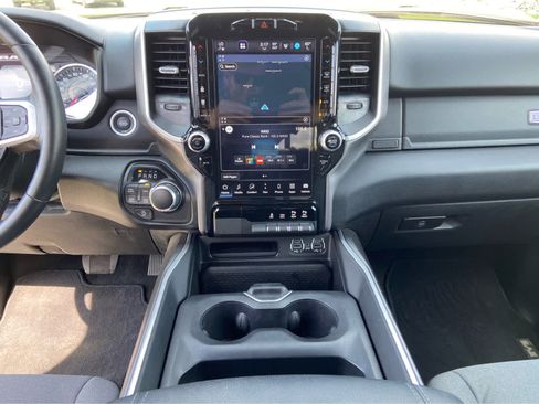 Used 2023 RAM 1500 Big Horn AWD/4WD image 18