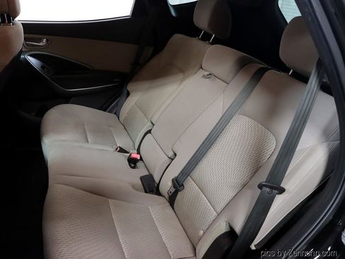 Used 2017 Hyundai Santa Fe Sport image 13