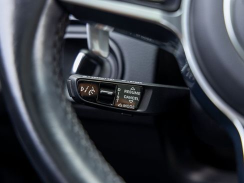 Certified 2023 Porsche Cayenne Platinum Edition w/ Performance Package image 31