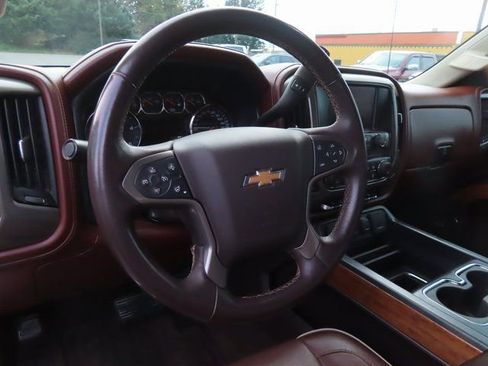 Used 2016 Chevrolet Silverado 2500 High Country w/ Duramax Plus Package image 17