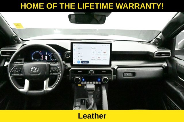 Used 2025 Toyota 4Runner Limited AWD/4WD image 15