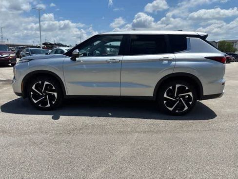 Used 2024 Mitsubishi Outlander SE AWD/4WD image 2