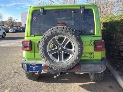 Used 2018 Jeep Wrangler Unlimited Sahara AWD/4WD image 15