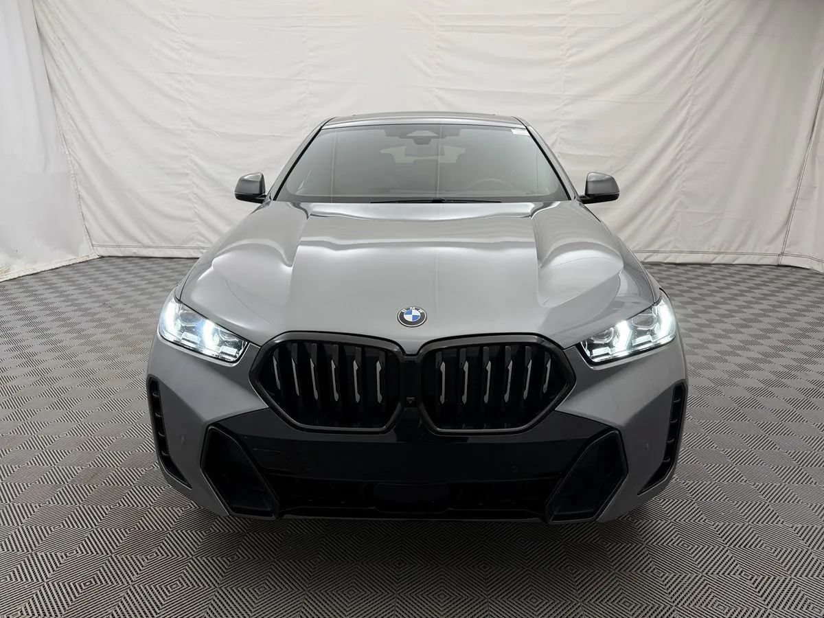 Used 2025 BMW X6 xDrive40i AWD/4WD image 3