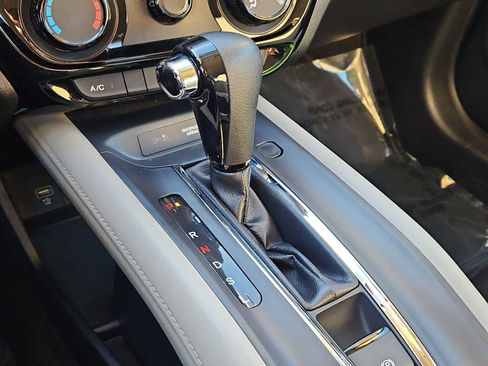 Certified 2020 Honda HR-V LX image 15