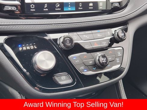 New 2026 Chrysler Pacifica Limited w/ Uconnect Theater Family Group FWD image 26