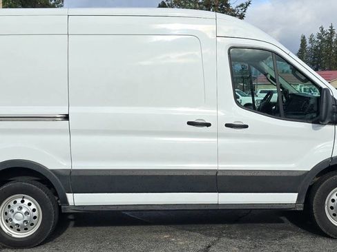 Used 2020 Ford Transit 150 Medium Roof AWD image 5