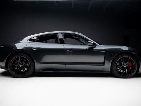 Used 2023 Porsche Taycan GTS image 32