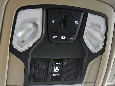 Used 2019 RAM 1500 Big Horn RWD image 32